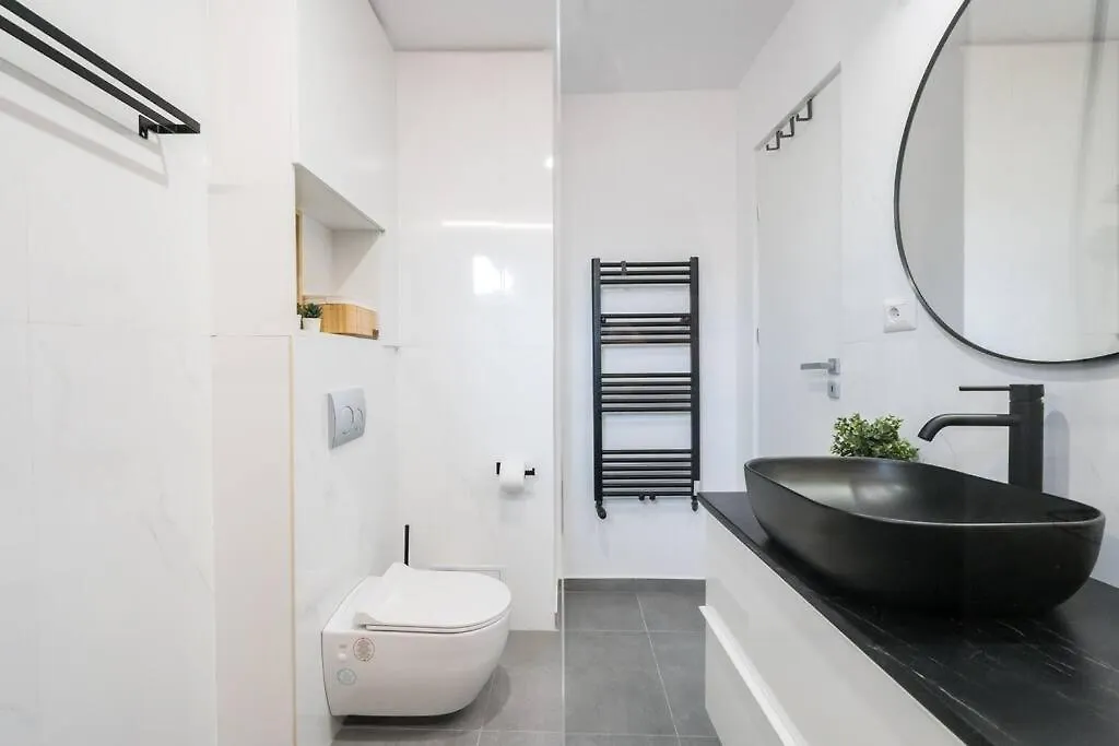 Superb Views 3Br Midtown Flat - 3 Balconies Apartment Bucharest