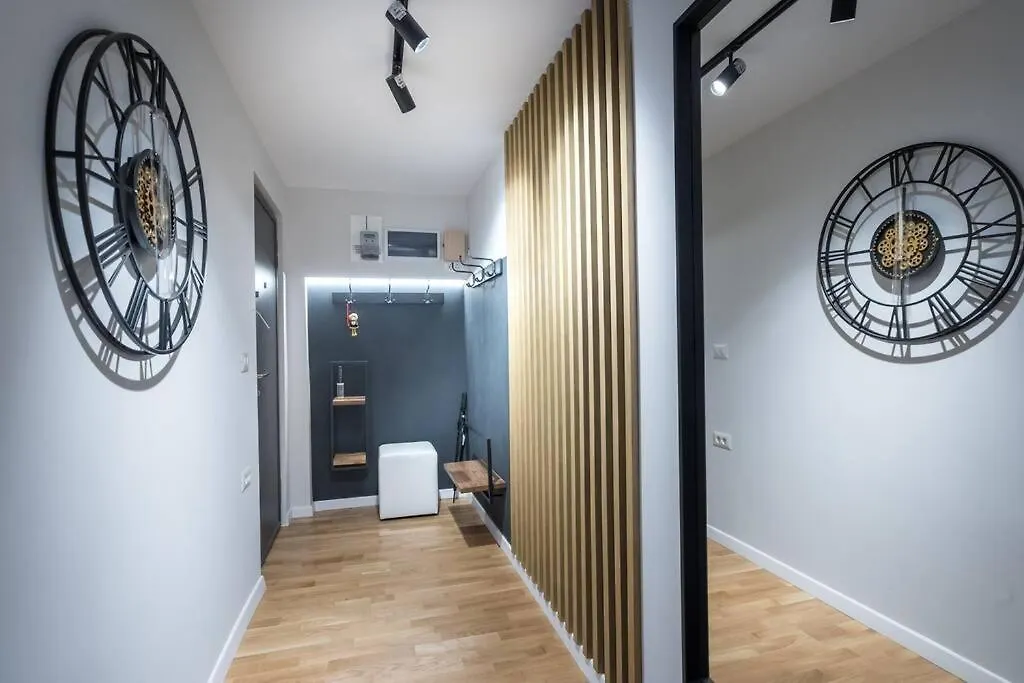 Superb Views 3Br Midtown Flat - 3 Balconies Apartment Bucharest 0*,  Romania