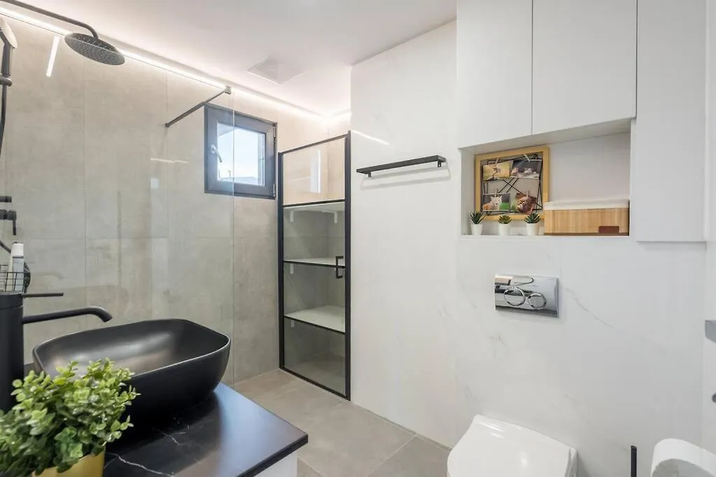 Superb Views 3Br Midtown Flat - 3 Balconies Apartment Bucharest