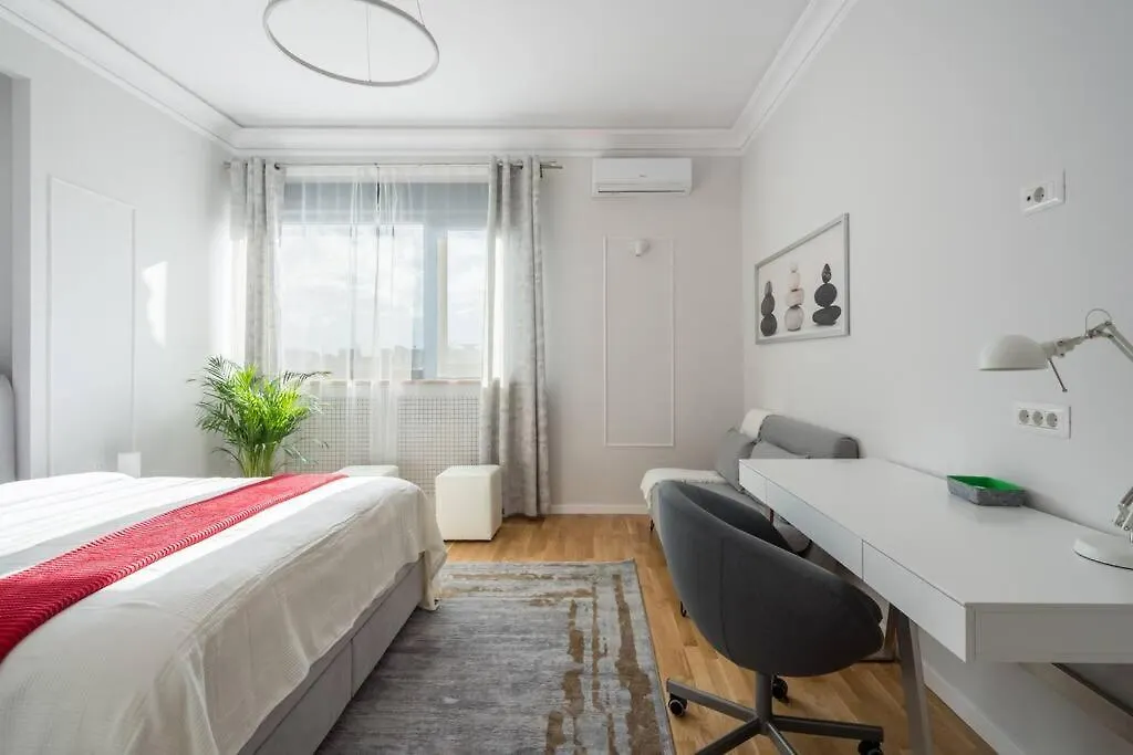 Superb Views 3Br Midtown Flat - 3 Balconies Apartment Bucharest