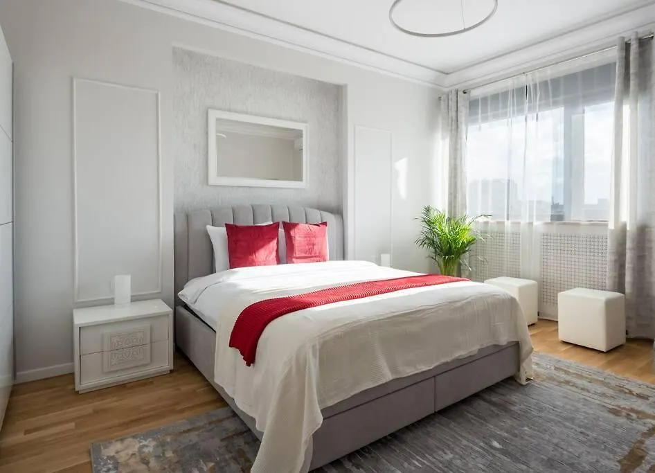 Superb Views 3Br Midtown Flat - 3 Balconies Apartment Bucharest
