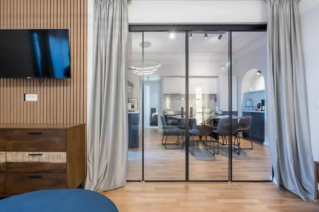 Superb Views 3Br Midtown Flat - 3 Balconies Apartment Bucharest