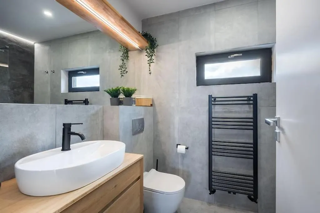 부쿠레슈티 Superb Views 3Br Midtown Flat - 3 Balconies 아파트 루마니아