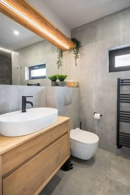 부쿠레슈티 Superb Views 3Br Midtown Flat - 3 Balconies 아파트 루마니아