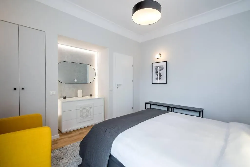 부쿠레슈티 Superb Views 3Br Midtown Flat - 3 Balconies 아파트