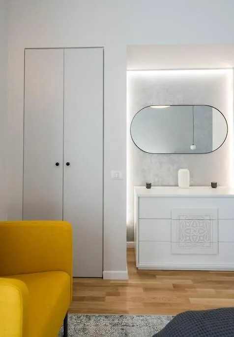 부쿠레슈티 Superb Views 3Br Midtown Flat - 3 Balconies 아파트 루마니아