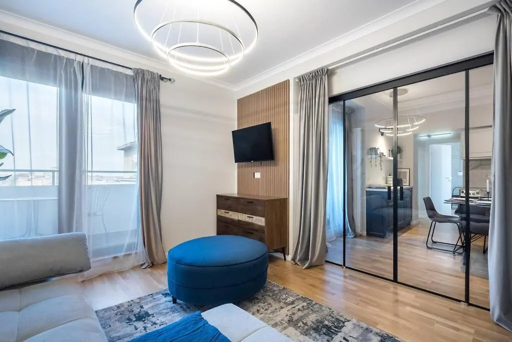 부쿠레슈티 Superb Views 3Br Midtown Flat - 3 Balconies 아파트