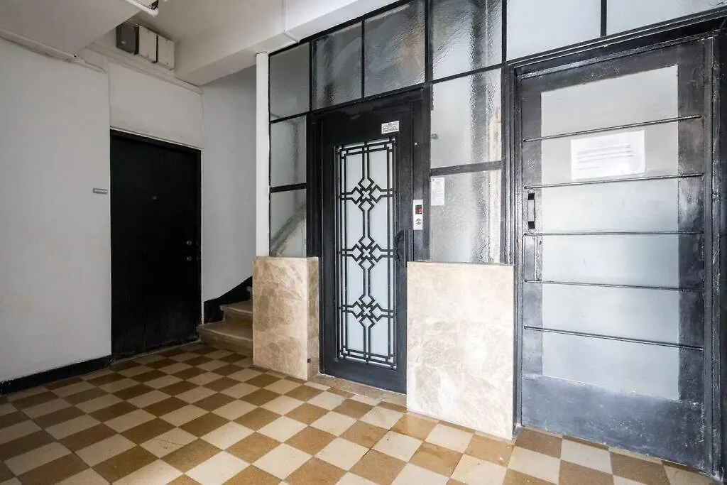 부쿠레슈티 Superb Views 3Br Midtown Flat - 3 Balconies 아파트