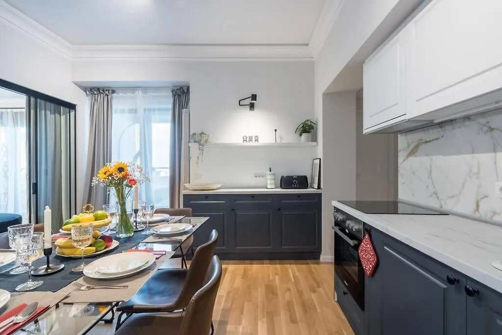 부쿠레슈티 Superb Views 3Br Midtown Flat - 3 Balconies 아파트 루마니아